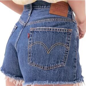 Levi’s 501 Medium Wash Cut-Off High Rise Jean Shorts Button Fly Size 28